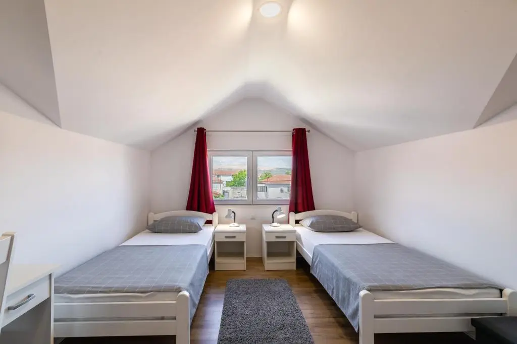 Twin bedroom